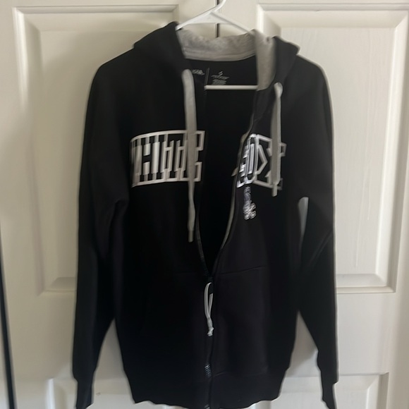 White Sox zip up hoodie. Never worn! - Picture 2 of 2